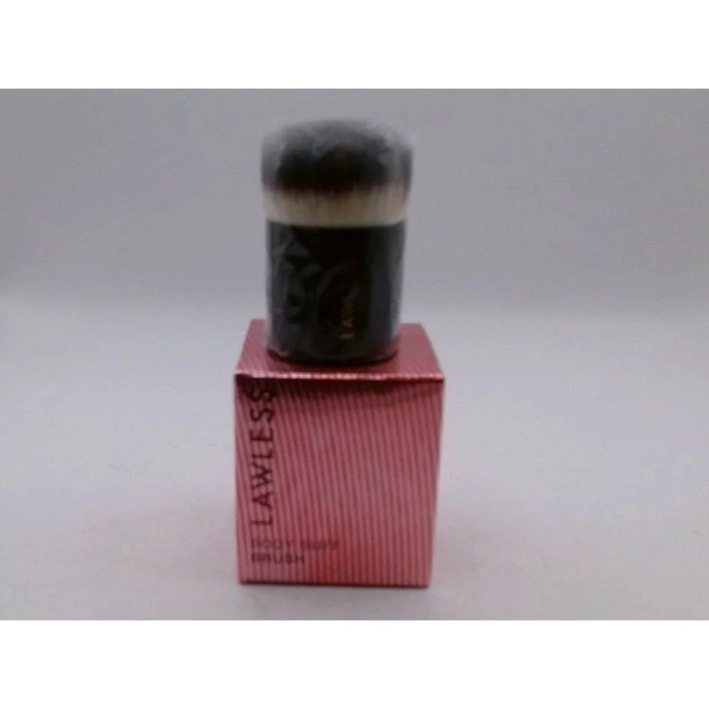 Lawless Beauty - Body Buff Brush. BRAND NEW IN BOX